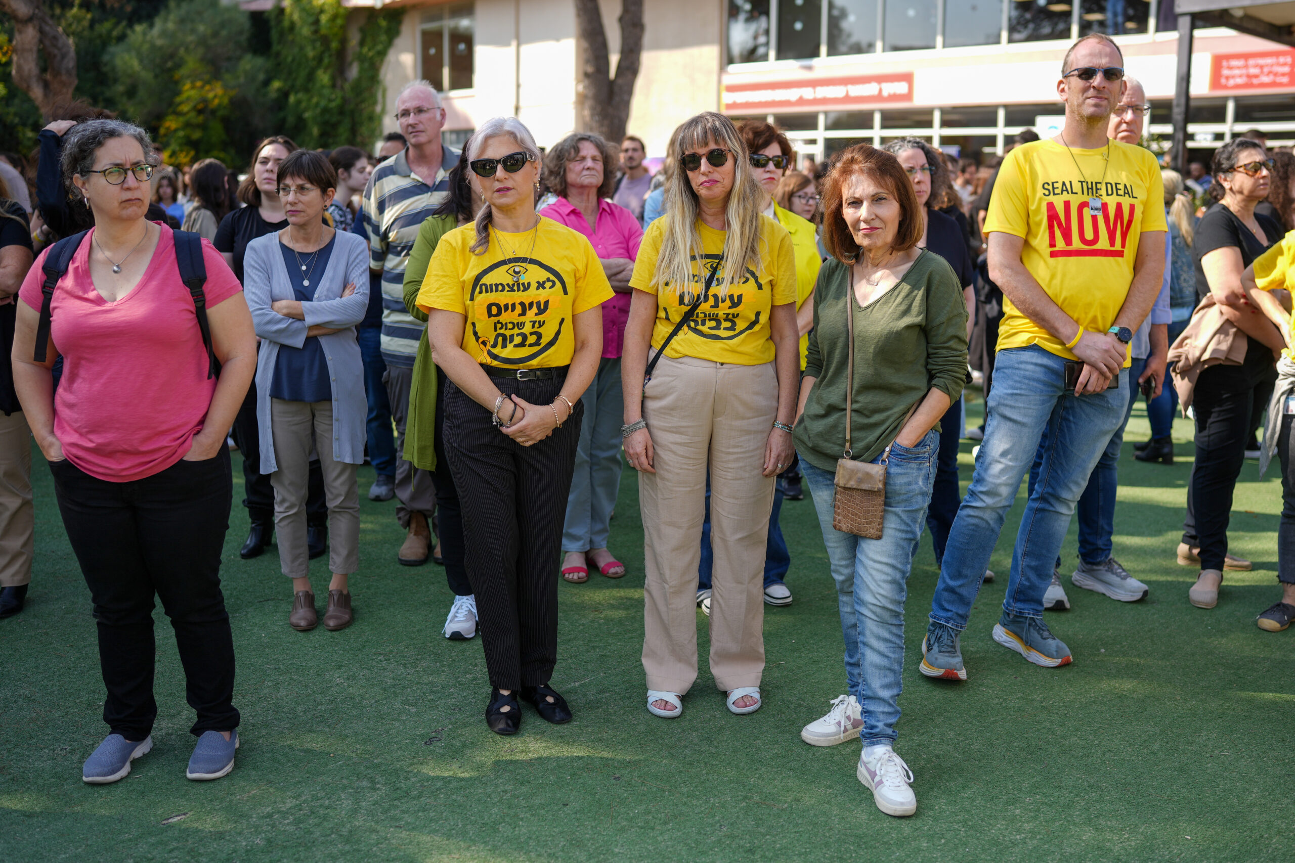 טקס לציון 400 ימים לשבי החטופים והחטופות